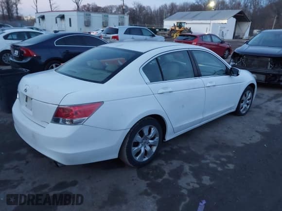 ✅ 2009 Honda Accord EX-L • VIN: 1HGCP26829A114012 • Lot: 43835337. Wystawiony na IAAI z przebiegiem 200 814 mil. Bezpłatny archiwum sprzedaży aukcyjnych z USA i szczegółowy raport historii pojazdu na DreamBid. Zdjęcie 4.
