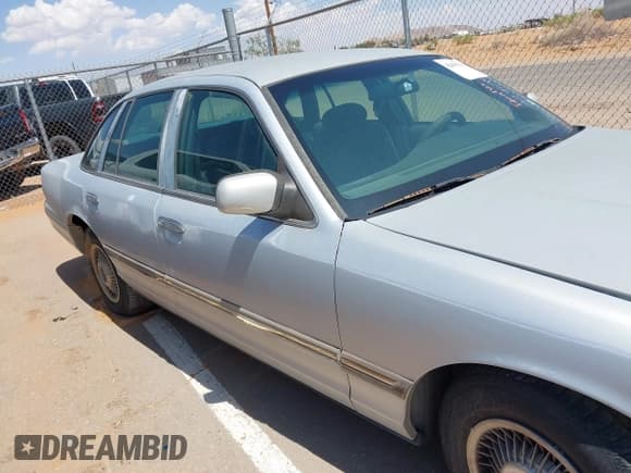 ✅ 1996 Ford Crown Victoria • VIN: 2FALP7369TX102085 • Лот: 42459530. Опубликован ранее на IAAI с пробегом 113 185 миль. Бесплатный доступ к архиву аукционных продаж из США и подробный отчёт об истории автомобиля на DreamBid. Изображение 6.