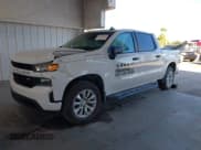 ✅ 2020 Chevrolet Silverado 1500 Custom • VIN: 3GCPWBEH9LG185544 • Lot: 43570411. Wystawiony na IAAI z przebiegiem 62 848 mil. Bezpłatny archiwum sprzedaży aukcyjnych z USA i szczegółowy raport historii pojazdu na DreamBid. Zdjęcie 2.