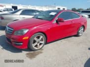 ✅ 2013 Mercedes-Benz C 250 • VIN: WDDGJ4HB0DF977768 • Lot: 41521807. Wystawiony na IAAI z przebiegiem Nie podano. Bezpłatny archiwum sprzedaży aukcyjnych z USA i szczegółowy raport historii pojazdu na DreamBid. Zdjęcie 2.