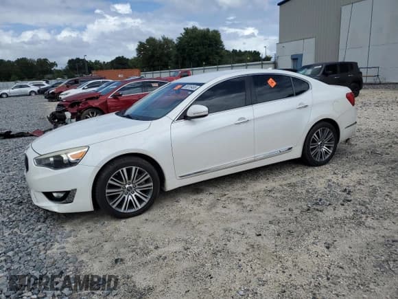✅ 2016 Kia Cadenza Premium • VIN: KNALN4D75G5215414 • Lot: 85515465. Wystawiony na Copart z przebiegiem 92 540 mil. Bezpłatny archiwum sprzedaży aukcyjnych z USA i szczegółowy raport historii pojazdu na DreamBid. Zdjęcie 1.