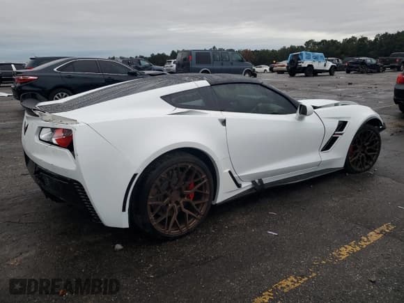 ✅ 2018 Chevrolet Corvette Grand Sport 3LT • VIN: 1G1YZ2D78J5102185 • Lot: 83635484. Wystawiony na Copart z przebiegiem 8 420 mil. Bezpłatny archiwum sprzedaży aukcyjnych z USA i szczegółowy raport historii pojazdu na DreamBid. Zdjęcie 3.