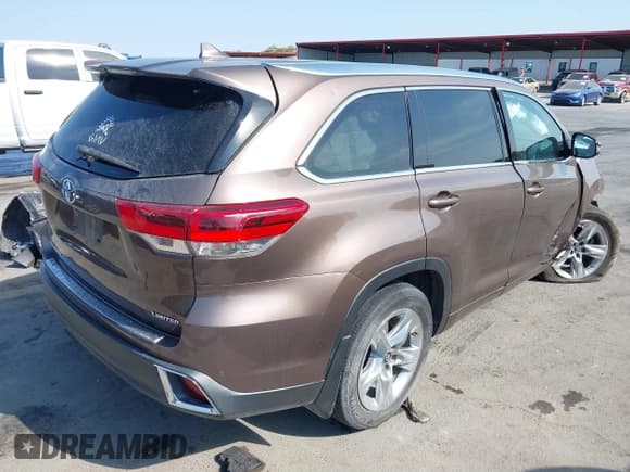 ✅ 2017 Toyota Highlander Limited • VIN: 5TDYZRFH2HS221036 • Lot: 40630991. Wystawiony na IAAI z przebiegiem 115 296 mil. Bezpłatny archiwum sprzedaży aukcyjnych z USA i szczegółowy raport historii pojazdu na DreamBid. Zdjęcie 4.
