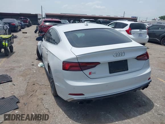 ✅ 2018 Audi S5 Sportback Prestige • VIN: WAUC4CF56JA059634 • Lot: 42562770. Wystawiony na IAAI z przebiegiem 61 320 mil. Bezpłatny archiwum sprzedaży aukcyjnych z USA i szczegółowy raport historii pojazdu na DreamBid. Zdjęcie 3.