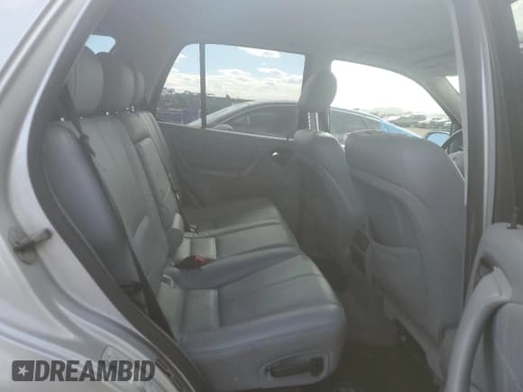 ✅ 2004 Mercedes-Benz M 350 • VIN: 4JGAB57E44A470959 • Лот: 46254775. Опубликован ранее на Copart с пробегом 226 213 миль. Бесплатный доступ к архиву аукционных продаж из США и подробный отчёт об истории автомобиля на DreamBid. Изображение 11.