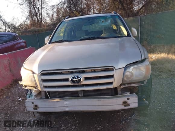 ✅ 2004 Toyota Highlander • VIN: JTEEP21A040052072 • Lot: 43853717. Wystawiony na IAAI z przebiegiem 201 784 mil. Bezpłatny archiwum sprzedaży aukcyjnych z USA i szczegółowy raport historii pojazdu na DreamBid. Zdjęcie 6.