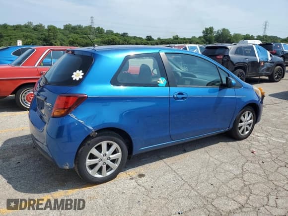 ✅ 2015 Toyota Yaris L • VIN: VNKJTUD30FA024980 • Lot: 66692105. Wystawiony na Copart z przebiegiem 98 247 mil. Bezpłatny archiwum sprzedaży aukcyjnych z USA i szczegółowy raport historii pojazdu na DreamBid. Zdjęcie 3.