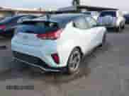 2020 Hyundai Veloster Turbo R-Spec z VIN KMHTH6AB4LU024626, wystawiony jako IAAI lot #41231161 z przebiegiem 54 849 mil mil oraz . Historia ofert i sprzedaży dostępna na DreamBid. Obrazek 4.