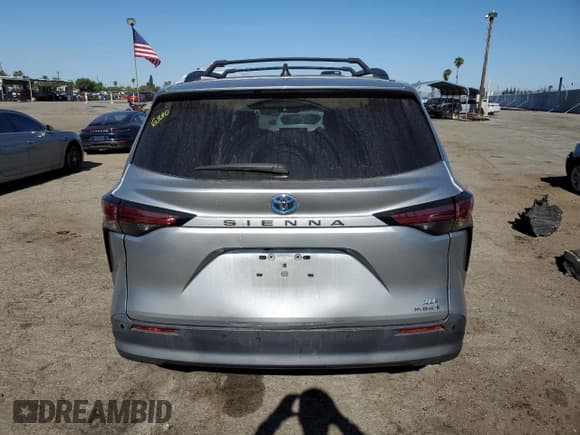 ✅ 2021 Toyota Sienna XLE • VIN: 5TDJRKEC8MS058563 • Lot: 56932015. Listed on Copart with 57,319 mi. Free auction sales archive from the USA and detailed vehicle history report at DreamBid. Image 6.