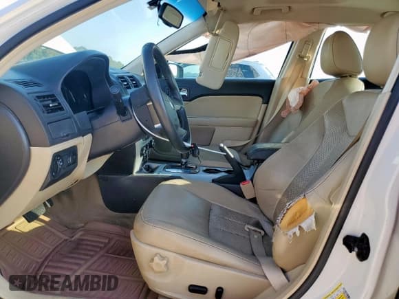 ✅ 2010 Mercury Milan Premier • VIN: 3MEHM0JA4AR656099 • Lot: 59639005. Wystawiony na Copart z przebiegiem 234 003 mil. Bezpłatny archiwum sprzedaży aukcyjnych z USA i szczegółowy raport historii pojazdu na DreamBid. Zdjęcie 7.