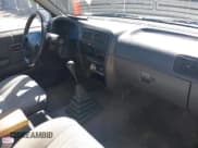 ✅ 1995 Nissan Frontier XE • VIN: 1N6SD16S1SC378712 • Lot: 43304084. Wystawiony na IAAI z przebiegiem 152 422 mil. Bezpłatny archiwum sprzedaży aukcyjnych z USA i szczegółowy raport historii pojazdu na DreamBid. Zdjęcie 5.