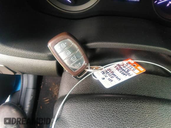 2018 Hyundai Tucson SEL z VIN KM8J33A45JU696343, wystawiony jako IAAI lot #42746454 z przebiegiem 118 443 mil mil oraz . Historia ofert i sprzedaży dostępna na DreamBid. Obrazek 11.