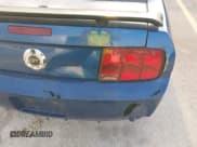 ✅ 2007 Ford Mustang GT Deluxe • VIN: 1ZVHT82H575243065 • Lot: 42467593. Wystawiony na IAAI z przebiegiem 316 877 mil. Bezpłatny archiwum sprzedaży aukcyjnych z USA i szczegółowy raport historii pojazdu na DreamBid. Zdjęcie 17.