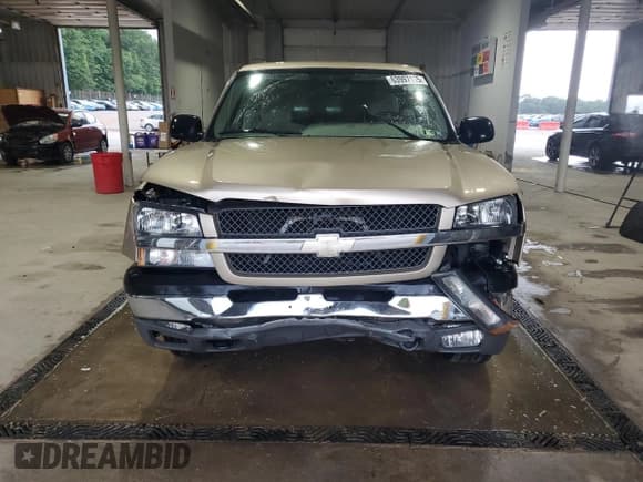 ✅ 2004 Chevrolet Silverado 1500 LS • VIN: 2GCEK13TX41418555 • Lot: 63997115. Wystawiony na Copart z przebiegiem 172 329 mil. Bezpłatny archiwum sprzedaży aukcyjnych z USA i szczegółowy raport historii pojazdu na DreamBid. Zdjęcie 5.