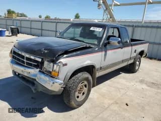 ✅ 1995 Dodge Dakota • VIN: 1B7GG23X5SS359205 • Лот: 70829715. Опубликован ранее на Copart с пробегом 170 645 миль. Бесплатный доступ к архиву аукционных продаж из США и подробный отчёт об истории автомобиля на DreamBid. Изображение 1.