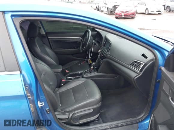 ✅ 2017 Hyundai Elantra SE • VIN: KMHD84LF9HU196537 • Lot: 42433761. Wystawiony na IAAI z przebiegiem 166 684 mil. Bezpłatny archiwum sprzedaży aukcyjnych z USA i szczegółowy raport historii pojazdu na DreamBid. Zdjęcie 5.