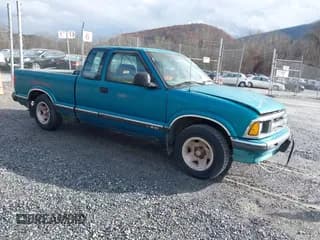 ✅ 1996 Chevrolet S-10 LS • VIN: 1GCCS19X1TK103756 • Лот: 40929459. Опубликован ранее на IAAI с пробегом 84 557 миль. Бесплатный доступ к архиву аукционных продаж из США и подробный отчёт об истории автомобиля на DreamBid. Изображение 1.