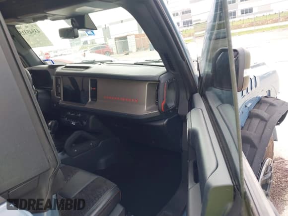 ✅ 2024 Ford Bronco Raptor • VIN: 1FMEE0RR1RLA50535 • Lot: 43545315. Listed on IAAI with 4,965 mi. Free auction sales archive from the USA and detailed vehicle history report at DreamBid. Image 5.