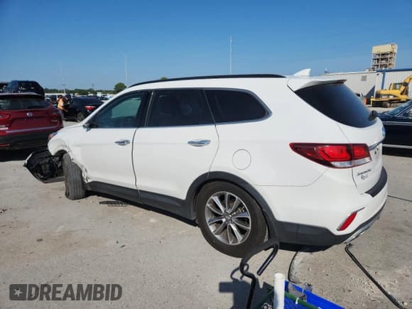 ✅ 2017 Hyundai Santa Fe Limited • VIN: KM8SN4HFXHU218070 • Лот: 70206695. Опубликован ранее на Copart с пробегом 118 755 миль. Бесплатный доступ к архиву аукционных продаж из США и подробный отчёт об истории автомобиля на DreamBid. Изображение 2.