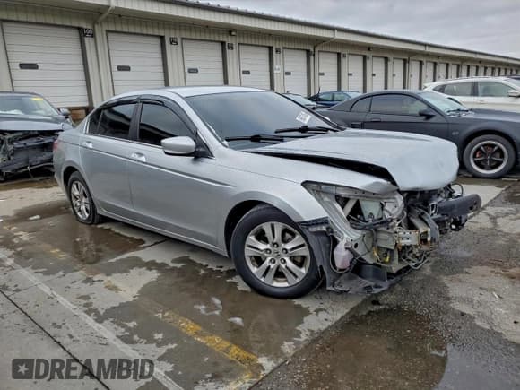 ✅ 2009 Honda Accord LX-P • VIN: 1HGCP26409A001916 • Lot: 96077435. Listed on Copart with 176,272 mi. Free auction sales archive from the USA and detailed vehicle history report at DreamBid. Image 4.