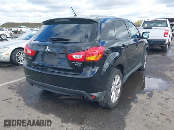 ✅ 2015 Mitsubishi Outlander ES • VIN: 4A4AP3AU2FE032407 • Лот: 43740961. Опубликован ранее на IAAI с пробегом 94 585 миль. Бесплатный доступ к архиву аукционных продаж из США и подробный отчёт об истории автомобиля на DreamBid. Изображение 4.