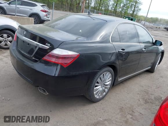 ✅ 2011 Acura RL Technology • VIN: JH4KB2F63BC000925 • Lot: 42082074. Listed on IAAI with 117,491 mi. Free auction sales archive from the USA and detailed vehicle history report at DreamBid. Image 4.