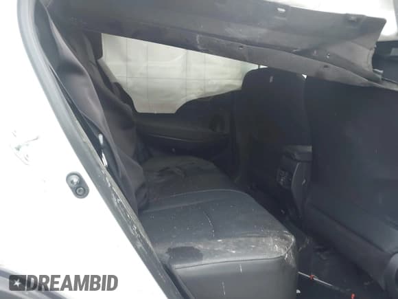 ✅ 2023 Toyota Corolla Cross XLE • VIN: 7MUDAAAG2PV047060 • Лот: 43410775. Опубликован ранее на IAAI с пробегом 7 917 миль. Бесплатный доступ к архиву аукционных продаж из США и подробный отчёт об истории автомобиля на DreamBid. Изображение 8.