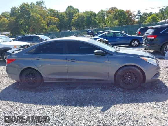 2011 Hyundai Sonata GLS z VIN 5NPEB4AC5BH264210, wystawiony jako IAAI lot #43177538 z przebiegiem 58 201 mil mil oraz . Historia ofert i sprzedaży dostępna na DreamBid. Obrazek 14.