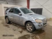 ✅ 2009 Mercedes-Benz M 350 • VIN: 4JGBB86E99A498254 • Lot: 95301815. Wystawiony na Copart z przebiegiem 208 071 mil. Bezpłatny archiwum sprzedaży aukcyjnych z USA i szczegółowy raport historii pojazdu na DreamBid. Zdjęcie 4.