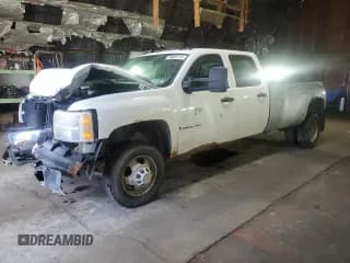 ✅ 2008 Chevrolet Silverado 1500 • VIN: 1GBJC33K48F175665 • Lot: 59660715. Wystawiony na Copart z przebiegiem 121 849 mil. Bezpłatny archiwum sprzedaży aukcyjnych z USA i szczegółowy raport historii pojazdu na DreamBid. Zdjęcie 1.