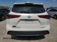 ✅ 2021 Toyota Highlander XLE • VIN: 5TDGZRBH6MS103941 • Lot: 80142035. Listed on Copart with 35,080 mi. Free auction sales archive from the USA and detailed vehicle history report at DreamBid. Image 6.