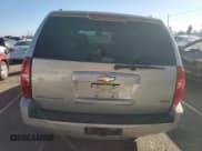 ✅ 2007 Chevrolet Suburban LT • VIN: 3GNFC16077G315275 • Lot: 90644885. Wystawiony na Copart z przebiegiem 211 773 mil. Bezpłatny archiwum sprzedaży aukcyjnych z USA i szczegółowy raport historii pojazdu na DreamBid. Zdjęcie 6.