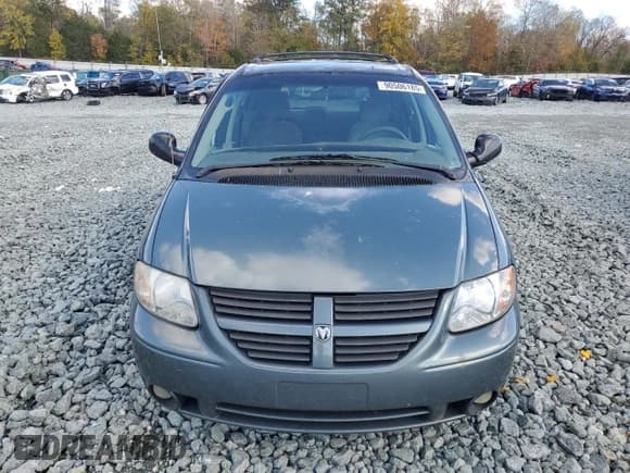 ✅ 2005 Dodge Caravan SXT • VIN: 2D4GP44LX5R219859 • Lot: 90506185. Wystawiony na Copart z przebiegiem 241 981 mil. Bezpłatny archiwum sprzedaży aukcyjnych z USA i szczegółowy raport historii pojazdu na DreamBid. Zdjęcie 5.