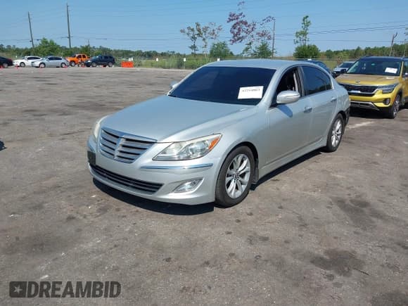 ✅ 2013 Hyundai Genesis 3.8L • VIN: KMHGC4DD0DU254733 • Lot: 43254803. Listed on IAAI with 130,180 mi. Free auction sales archive from the USA and detailed vehicle history report at DreamBid. Image 2.