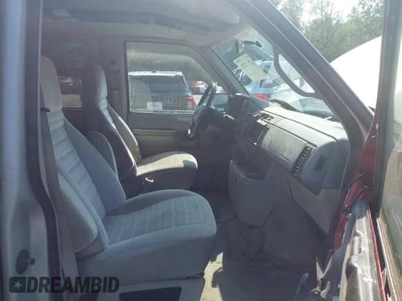 ✅ 1995 GMC Safari • VIN: 1GKEL19W5SB543740 • Lot: 42507228. Wystawiony na IAAI z przebiegiem 141 545 mil. Bezpłatny archiwum sprzedaży aukcyjnych z USA i szczegółowy raport historii pojazdu na DreamBid. Zdjęcie 5.