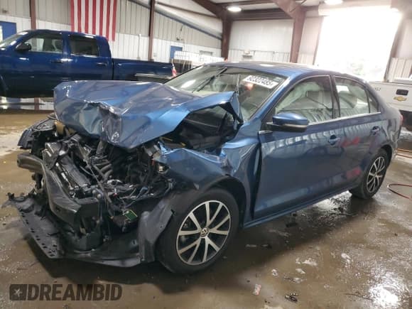 ✅ 2017 Volkswagen Jetta SE • VIN: 3VWDB7AJ4HM292351 • Лот: 92322485. Опубликован ранее на Copart с пробегом 57 236 миль. Бесплатный доступ к архиву аукционных продаж из США и подробный отчёт об истории автомобиля на DreamBid. Изображение 1.