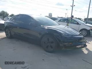✅ 2021 Tesla Model 3 Standard Range Plus • VIN: 5YJ3E1EAXMF088276 • Lot: 42932841. Wystawiony na IAAI z przebiegiem Nie podano. Bezpłatny archiwum sprzedaży aukcyjnych z USA i szczegółowy raport historii pojazdu na DreamBid. Zdjęcie 1.