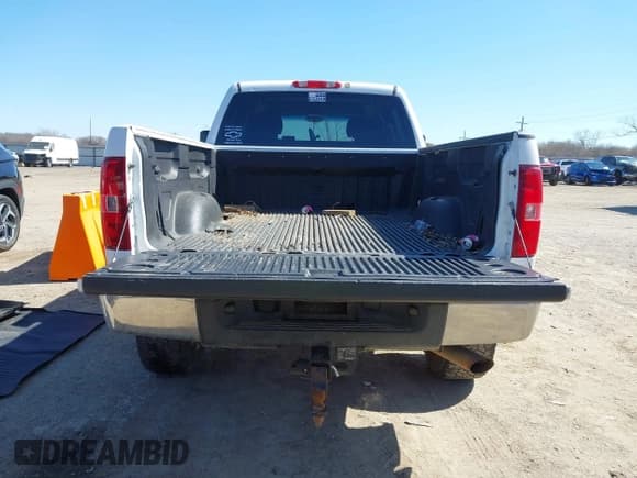 ✅ 2011 Chevrolet Silverado 2500HD LT • VIN: 1GC1KXCG9BF105328 • Лот: 41771074. Опубликован ранее на IAAI с пробегом 246 868 миль. Бесплатный доступ к архиву аукционных продаж из США и подробный отчёт об истории автомобиля на DreamBid. Изображение 17.