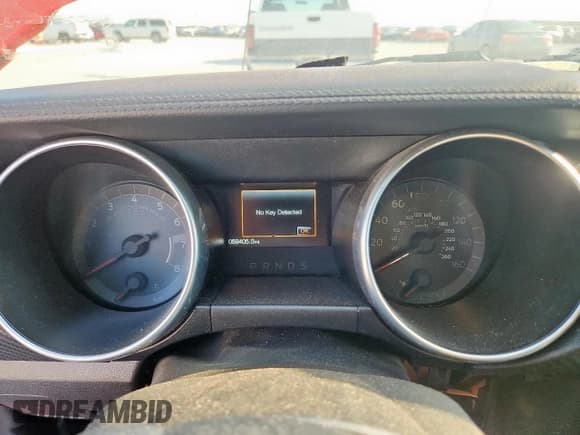 ✅ 2022 Ford Mustang EcoBoost Premium • VIN: 1FA6P8TH4N5142955 • Lot: 71636385. Listed on Copart with 59,405 mi. Free auction sales archive from the USA and detailed vehicle history report at DreamBid. Image 9.