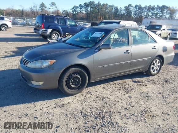 ✅ 2005 Toyota Camry XLE • VIN: 4T1BE30K15U571747 • Lot: 43733488. Listed on IAAI with 219,372 mi. Free auction sales archive from the USA and detailed vehicle history report at DreamBid. Image 2.
