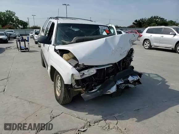 2001 Chevrolet Suburban LS с VIN 3GNEC16T51G249998, выставлен на аукционе Copart как лот 65819714 с пробегом Не указан миль и На запчасти • Non repairable. История ставок и продаж доступна на DreamBid. Изображение 12.