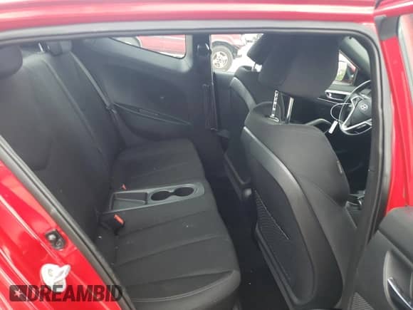 2017 Hyundai Veloster Value Edition с VIN KMHTC6AD5HU318270, выставлен на аукционе Copart как лот 58045155 с пробегом 61 675 миль миль и Списание • Salvage title. История ставок и продаж доступна на DreamBid. Изображение 10.