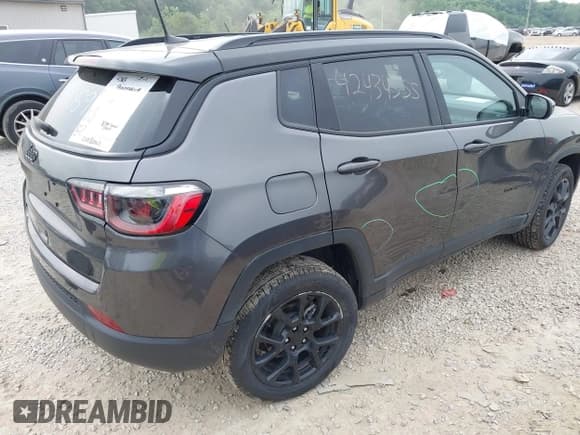 ✅ 2022 Jeep Compass Latitude • VIN: 3C4NJDBBXNT194359 • Лот: 42434355. Опубликован ранее на IAAI с пробегом 45 090 миль. Бесплатный доступ к архиву аукционных продаж из США и подробный отчёт об истории автомобиля на DreamBid. Изображение 4.
