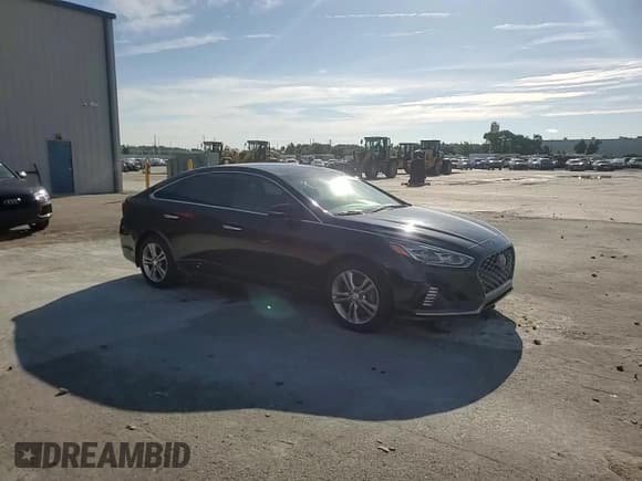✅ 2019 Hyundai Sonata Sport • VIN: 5NPE34AF8KH742613 • Lot: 68475935. Listed on Copart with Not provided. Free auction sales archive from the USA and detailed vehicle history report at DreamBid. Image 13.
