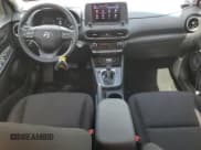 ✅ 2022 Hyundai Kona SEL • VIN: KM8K32AB0NU880141 • Лот: 66421034. Опубликован ранее на Copart с пробегом 17 653 миль. Бесплатный доступ к архиву аукционных продаж из США и подробный отчёт об истории автомобиля на DreamBid. Изображение 8.