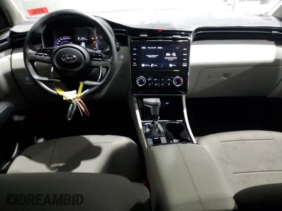 ✅ 2022 Hyundai Tucson Preferred • VIN: KM8JBCAE5NU066470 • Lot: 41868885. Wystawiony na Copart z przebiegiem 38 285 mil. Bezpłatny archiwum sprzedaży aukcyjnych z USA i szczegółowy raport historii pojazdu na DreamBid. Zdjęcie 8.