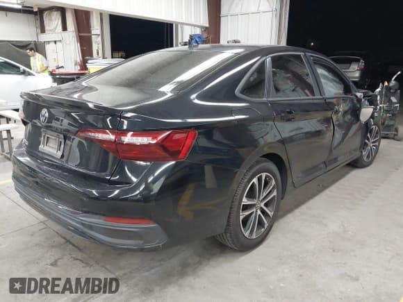 ✅ 2022 Volkswagen Jetta Sport • VIN: 3VWBM7BU9NM006080 • Lot: 42433645. Listed on IAAI with Not provided. Free auction sales archive from the USA and detailed vehicle history report at DreamBid. Image 4.