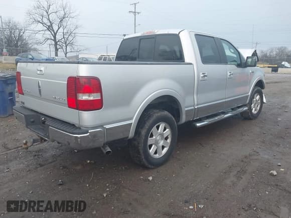 ✅ 2006 Lincoln Mark LT • VIN: 5LTPW18586FJ19694 • Lot: 43745329. Listed on IAAI with 214,817 mi. Free auction sales archive from the USA and detailed vehicle history report at DreamBid. Image 4.