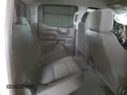 ✅ 2022 Chevrolet Silverado 1500 Custom • VIN: 3GCPYBEKXNG187876 • Lot: 85057675. Wystawiony na Copart z przebiegiem 54 618 mil. Bezpłatny archiwum sprzedaży aukcyjnych z USA i szczegółowy raport historii pojazdu na DreamBid. Zdjęcie 10.