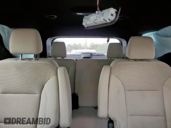 ✅ 2022 Chevrolet Traverse LT Cloth • VIN: 1GNERGKW4NJ163216 • Lot: 70037625. Wystawiony na Copart z przebiegiem 68 082 mil. Bezpłatny archiwum sprzedaży aukcyjnych z USA i szczegółowy raport historii pojazdu na DreamBid. Zdjęcie 10.